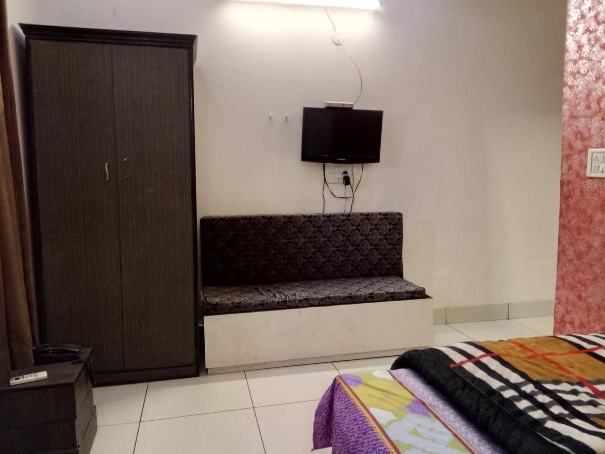 Hotel Jhilmil Dhaba Sonipat Exterior foto